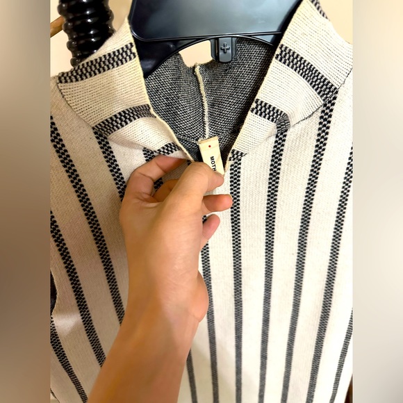 Anthropologie sleeves top - Picture 2 of 3